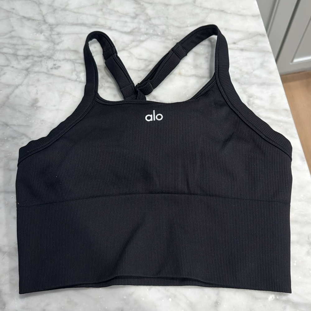 Alo ribbed bra crop logo medium